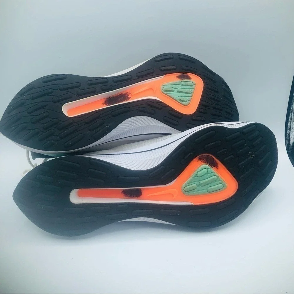Nike Unisex Exp-X14‎ QS Running Shoe Size 10.5